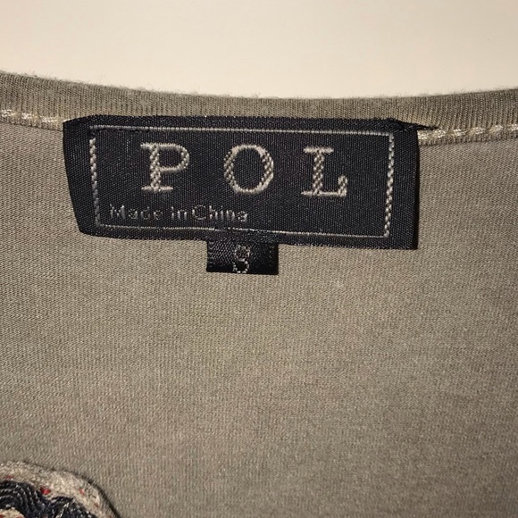 cute flowy top - Picture 2 of 6